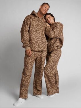 NWT Comfrt Minimalist Hoodie Brown Leopard Print Oversized Pullover Size L